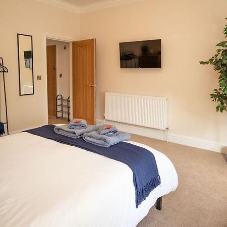 Treetop View Cosy Getaway In Eastbourne, Free Parking, Short And Long Stays, الغرفة الصورة