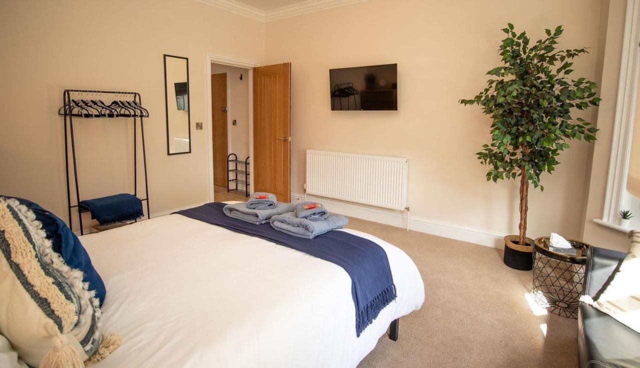 Treetop View Cosy Getaway In Eastbourne, Free Parking, Short And Long Stays, الغرفة الصورة